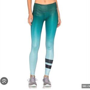 Alo Yoga Airbrush Leggings 7/8 Sz XS Gradient Evermint